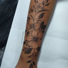 flores tattoo