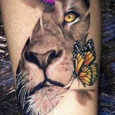 tatuagem leao com borboletas