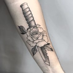 rosa e faca