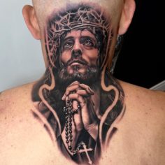 jesus cristo rezando tatuagem