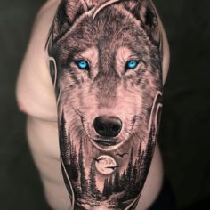 lobo dos olhos azuis tatuagem