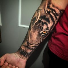 metade tigre tattoo