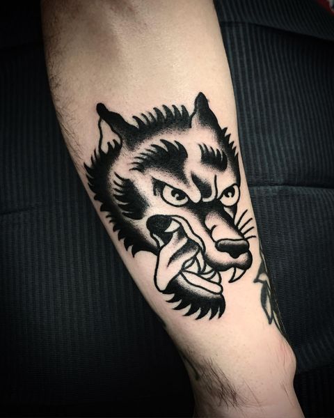 lobo com lingua de fora tattoo